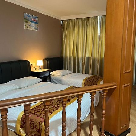 Hotel Ching Hua Segamat Exteriör bild