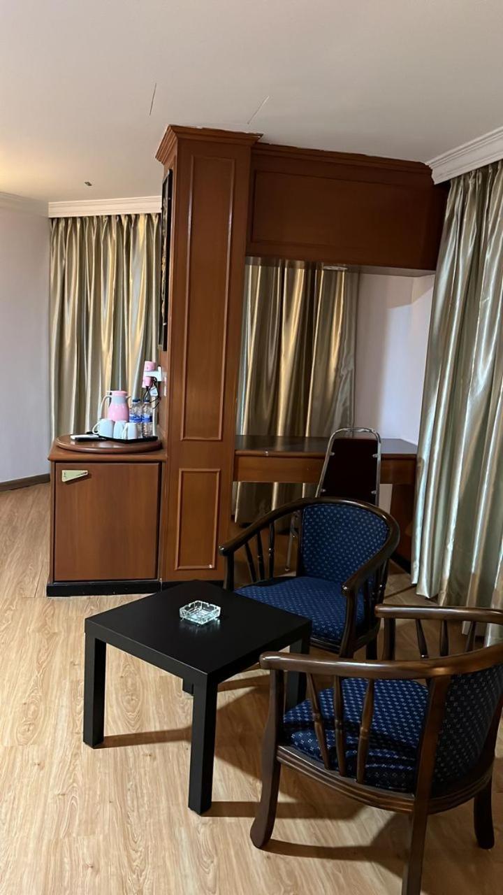 Hotel Ching Hua Segamat Exteriör bild