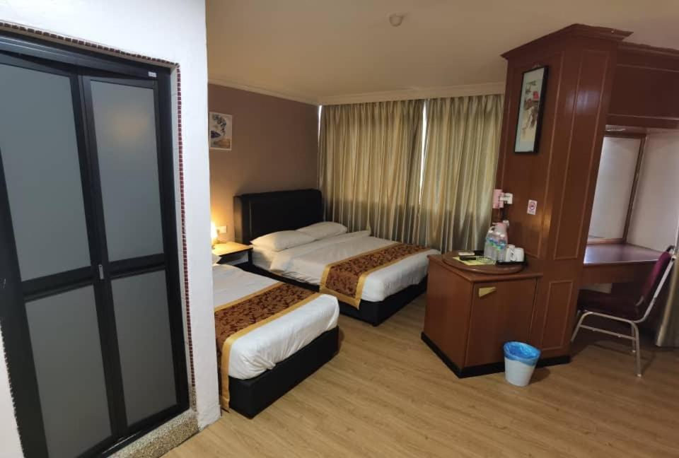 Hotel Ching Hua Segamat Exteriör bild