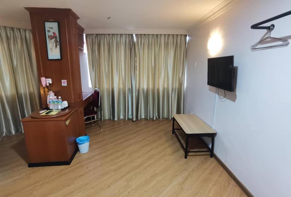 Hotel Ching Hua Segamat Exteriör bild