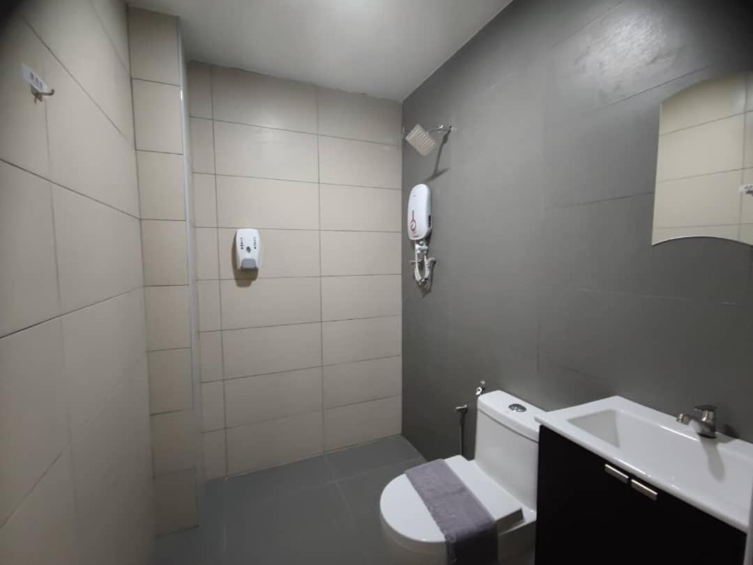 Hotel Ching Hua Segamat Exteriör bild