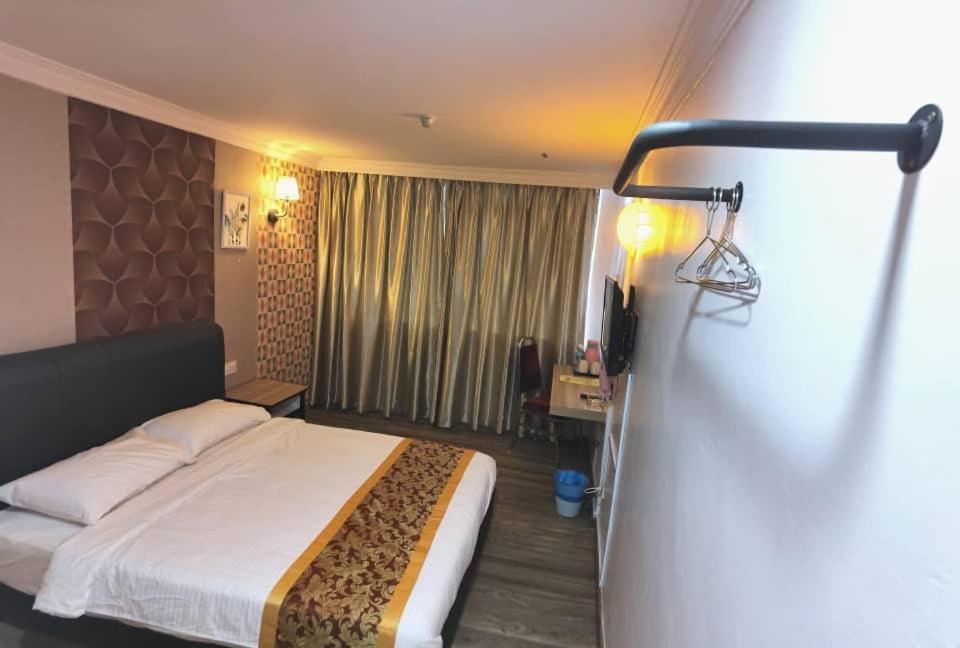 Hotel Ching Hua Segamat Exteriör bild