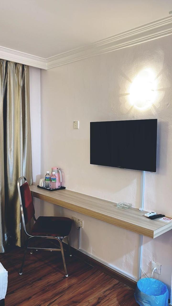 Hotel Ching Hua Segamat Exteriör bild